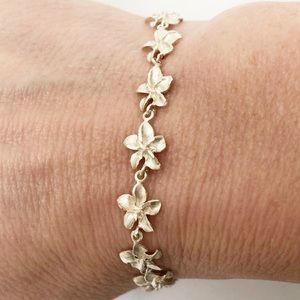 Silver flower bracelet